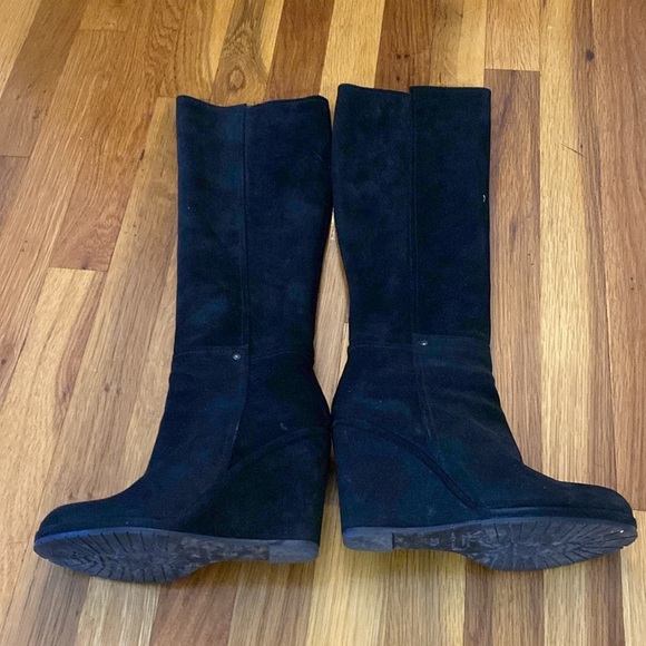 Chuckies Women’s Black Velvet Heeled Knee High Boots Size 37.5 - Picture 4 of 10